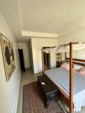 King's Lair, Embassy suite of Almadies
